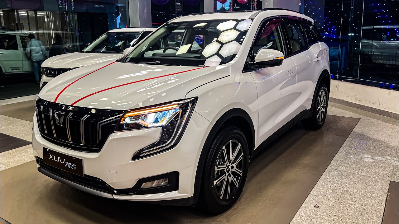 Mahindra XUV700: हाईटेक फीचर्स और दमदार इंजन, जानिए क्यों बनी ये एसयूवी सबसे बेहतरीन!